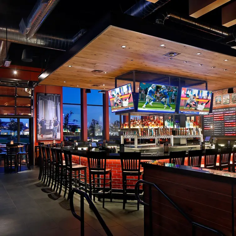 BJ’s Restaurant & Brewhouse – Hurst